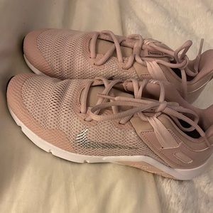Nike women’s sneaker